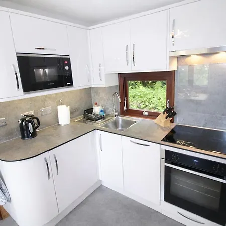 Tatil Evi Neaum Crag Ideal For A Couple Or Family With Young Children In A Woodland Setting At Skelwith Bridge Grasmere