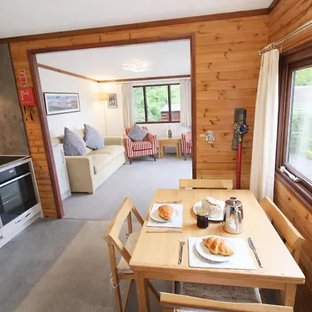 Tatil Evi Neaum Crag Ideal For A Couple Or Family With Young Children In A Woodland Setting At Skelwith Bridge