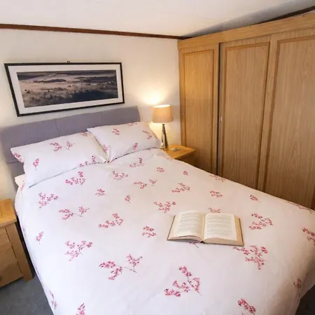 Casa de Férias Neaum Crag Ideal For A Couple Or Family With Young Children In A Woodland Setting At Skelwith Bridge