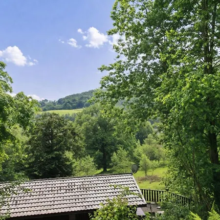 Neaum Crag Ideal For A Couple Or Family With Young Children In A Woodland Setting At Skelwith Bridge 格拉斯米尔
