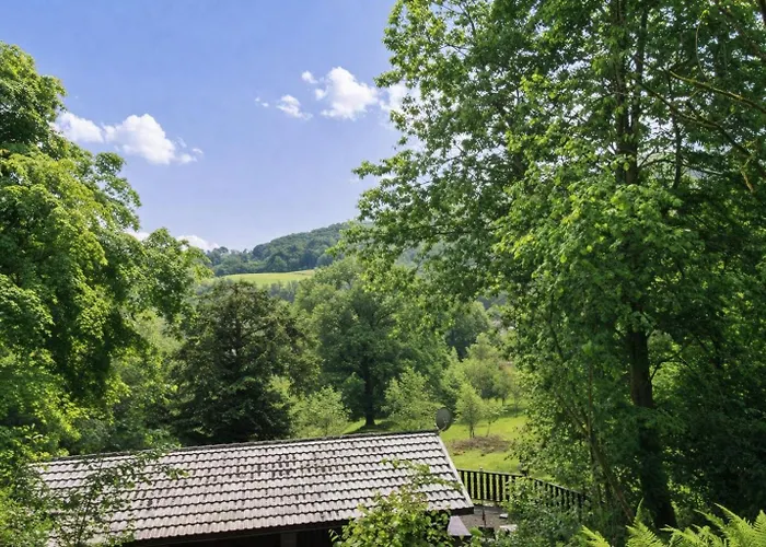 Neaum Crag Ideal For A Couple Or Family With Young Children In A Woodland Setting At Skelwith Bridge 格拉斯米尔