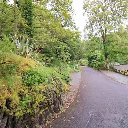 Neaum Crag Ideal For A Couple Or Family With Young Children In A Woodland Setting At Skelwith Bridge